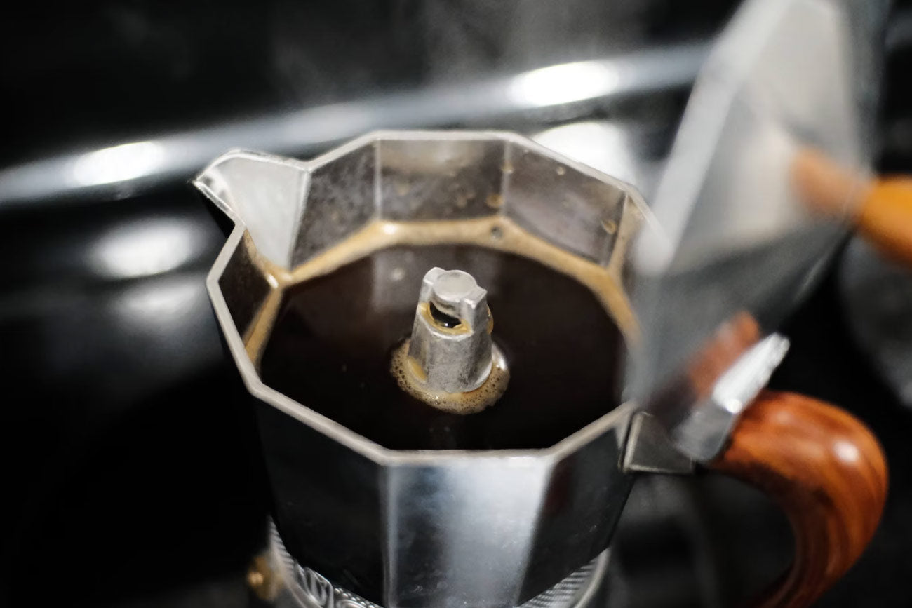 Petite cafetière argentée à piston, Coffee Makers, Filters And Pots